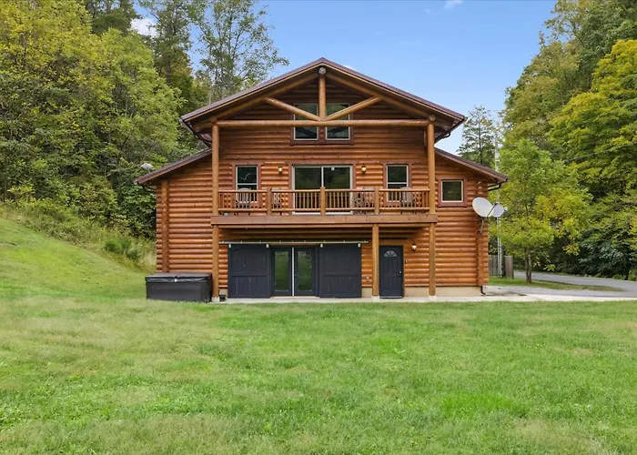 Black Bear Lodge - Game, Movie, Firepit Pigeon Forge