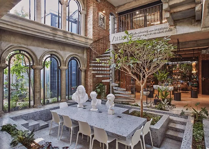 Cataleya Estate Boutique Bed & Breakfast Bangkok