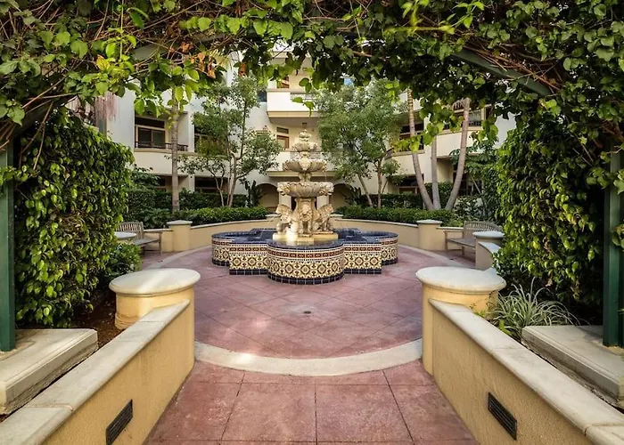 Lux One Bedroom Condo With Garden View Los Angeles