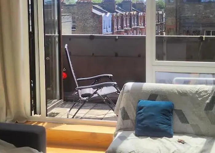 Cavaye House Bed & Breakfast London