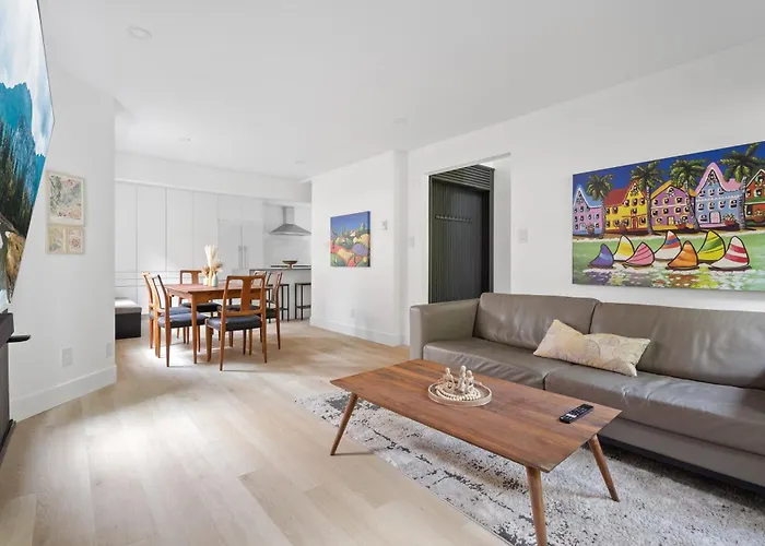 Modern Kitsilano 2 Bedroom Home With A Hot Tub Vancouver