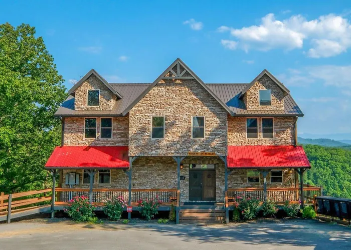 Hibernation Retreat Villa Pigeon Forge