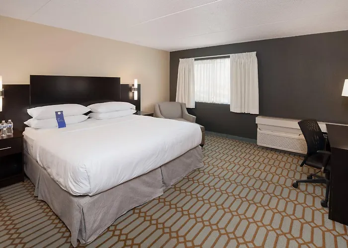 Delta Hotels By Marriott Fargo