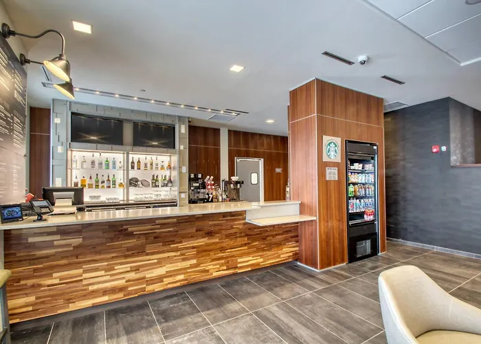 Courtyard By Marriott Fargo Hotel