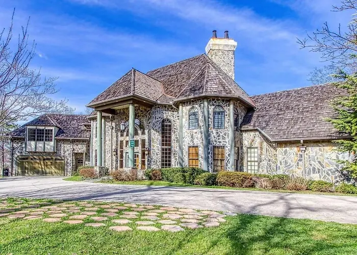 Mountain Bliss- Estate With Views - Firepit - Hot Tub - Gburg 5Min Villa Gatlinburg