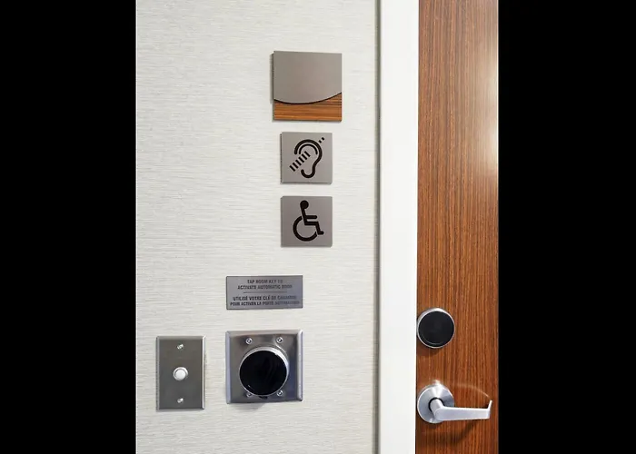 Fairfield Inn & Suites By Marriott Ottawa Airport