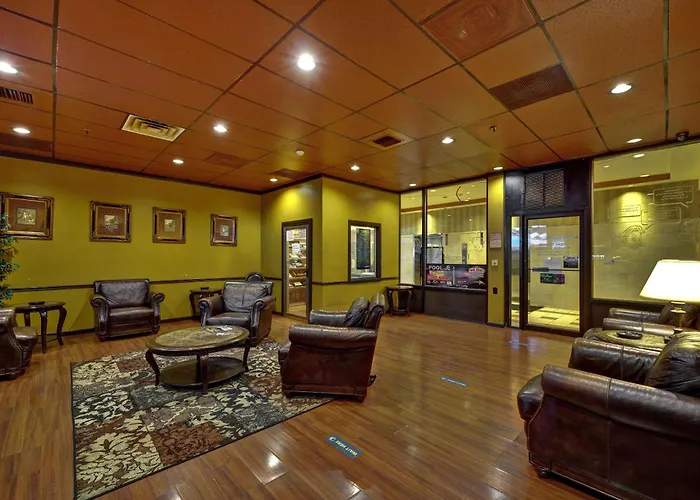 Quality Hotel & Suites At The Falls Niagara Falls