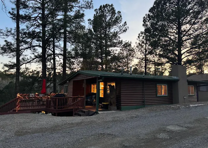 Gonzales Cozy Little Bear Cabin Ruidoso