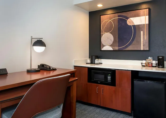Courtyard By Marriott Annapolis Hotel