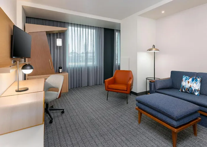 Courtyard By Marriott Buffalo Downtown/Canalside