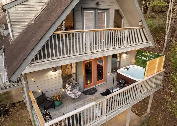 Twilight Timber - Pet Friendly Cabin With Hot Tub, And Game Room Pigeon Forge