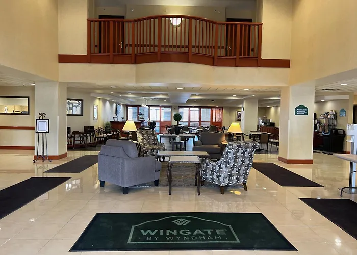 Wingate By Wyndham Peoria - Complimentary Area Shuttle Hotel
