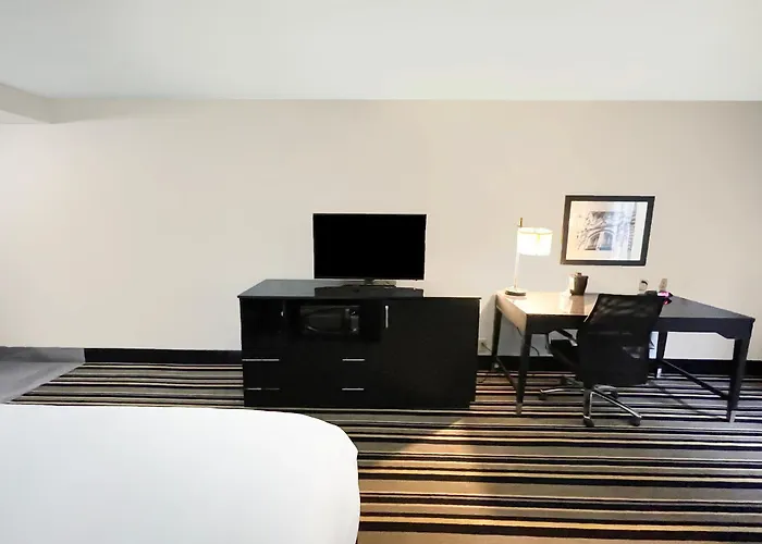 Oyo Townhouse Jackson - Ridgeland Hotel