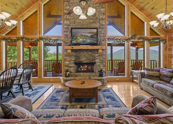 Papa Bear Lodge Sevierville
