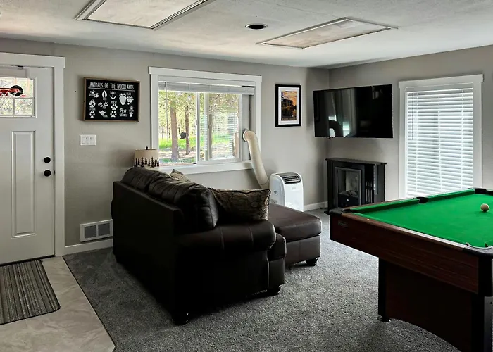Lazy River Retreat Bend