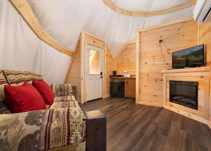 Mustang Manor Teepee, Free Tickets, No Catch! Villa Sevierville