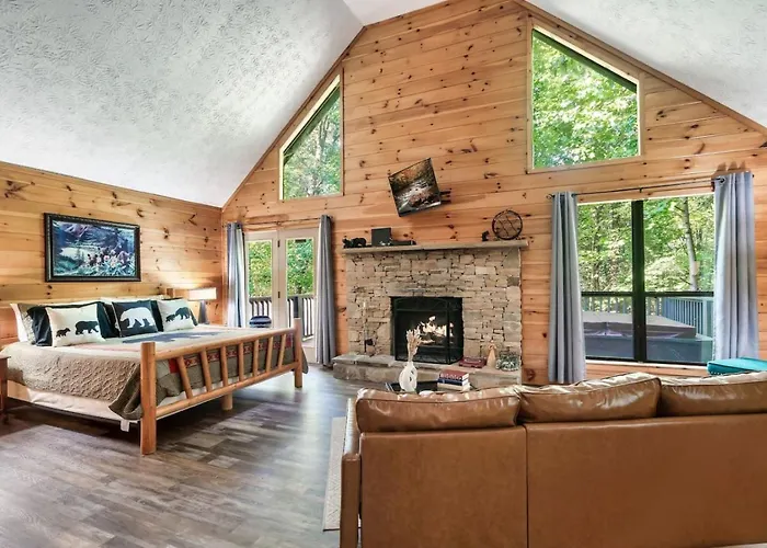 Boogie Bear- Honeymoon Cabin Sevierville