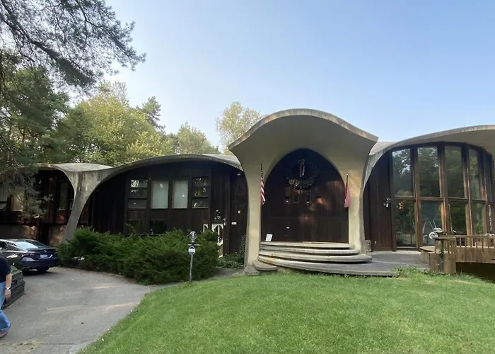 House Of The Future Mansion Master Bedroom, In W Lansing