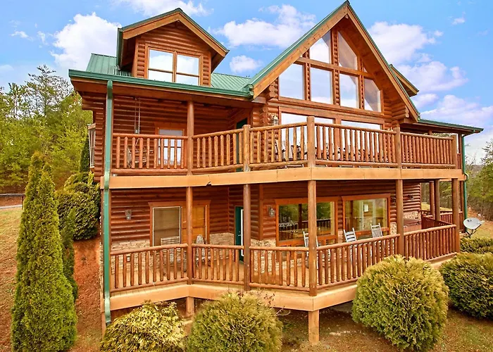 Family Fun Cabin Theater Room Hot Tub Gatlinburg