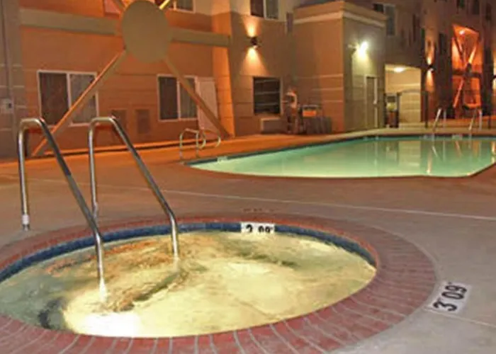 Holiday Inn Express Hotel & Suites Bakersfield Central By Ihg