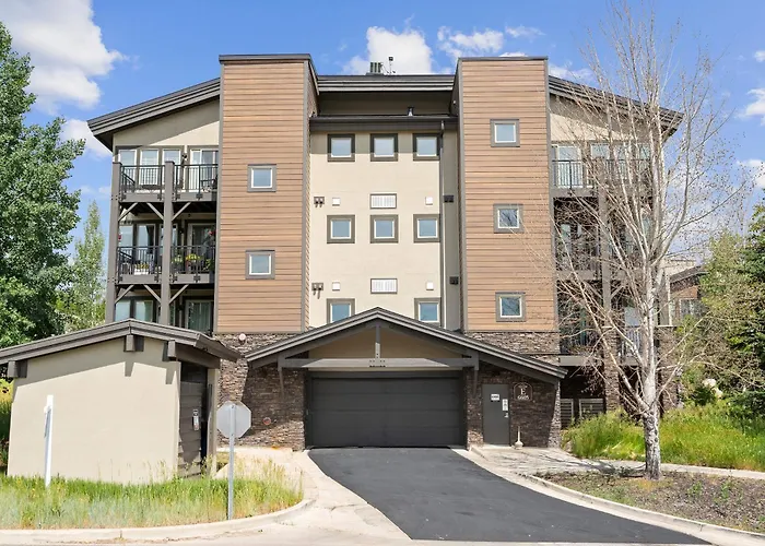 Crestview Condominiums By All Seasons Resort Lodging Park City