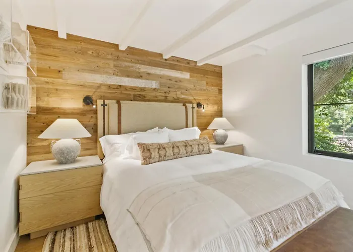 Sedona Views B&B And Luxury Creekside Cabins