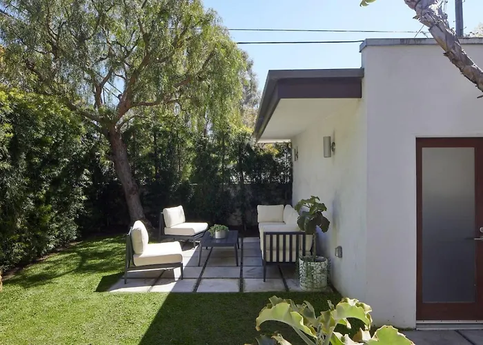 Architectural Walk Street Home Venice Elegance Los Angeles