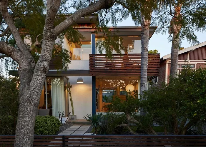 Architectural Walk Street Home Venice Elegance Los Angeles