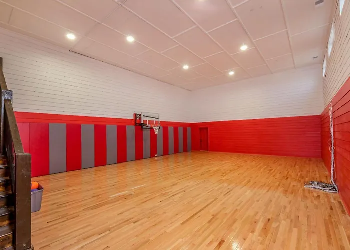 Swim And Gym Mansion Villa Pigeon Forge
