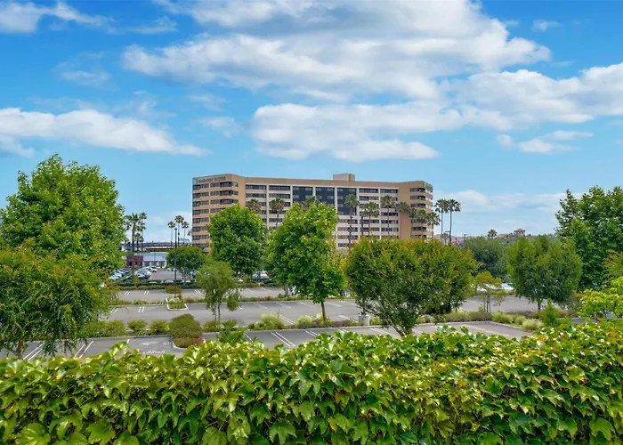 Embassy Suites By Hilton Anaheim-Orange