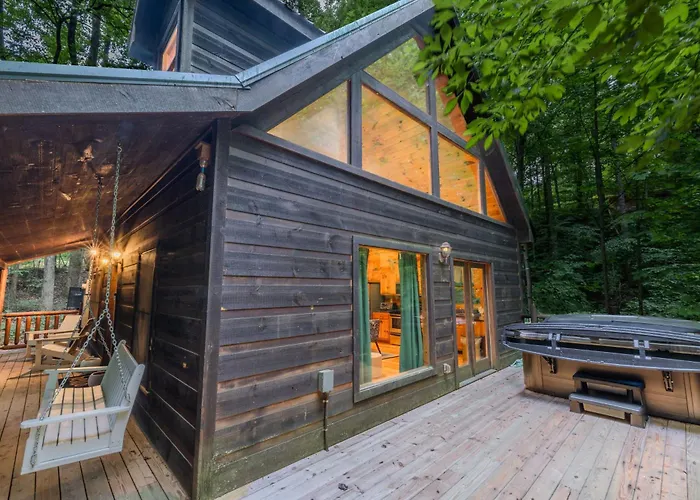 Romantic Escape For 2 Views, Hottub, Sauna & Dogs Sevierville