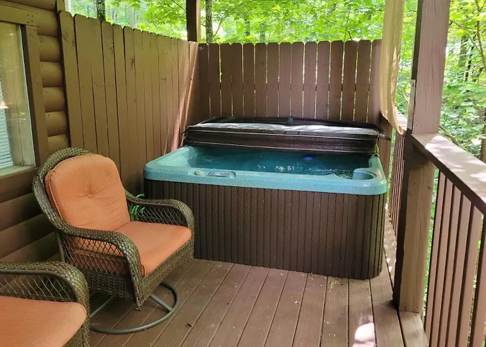 Lovers Paradise Pigeon Forge