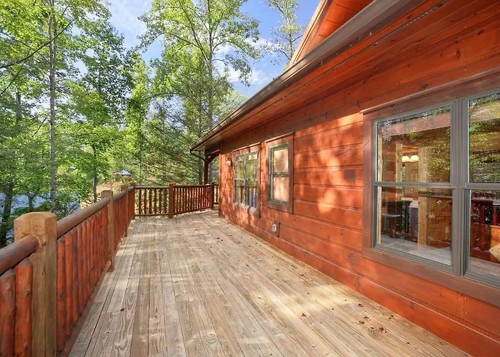 Cozy Hot Tub Cabin Outdoor Fireplace Gatlinburg