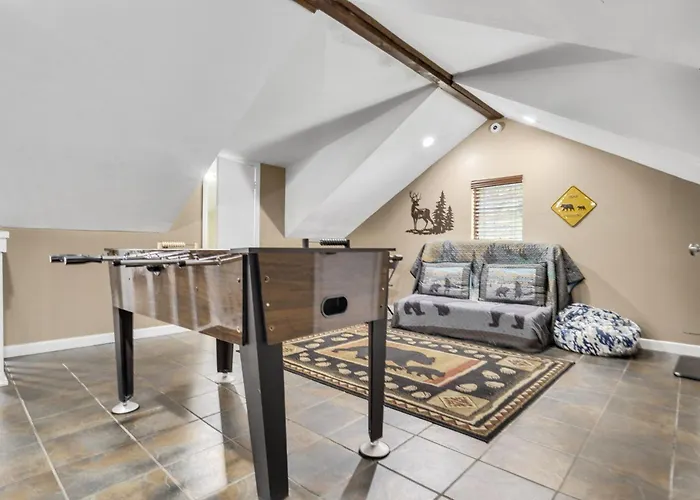 Bear Creek Hollow, Free Dollywood Ticket & More! 2 King Bedrooms And Loft W Hot Tub, Game Room Wifi Sevierville