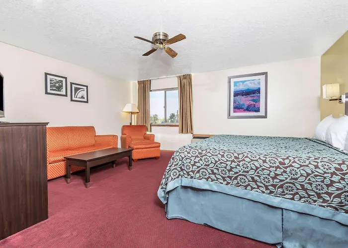 Days Inn By Wyndham Pueblo