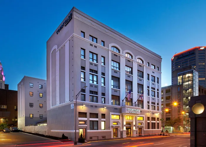 Courtyard By Marriott Columbus Downtown
