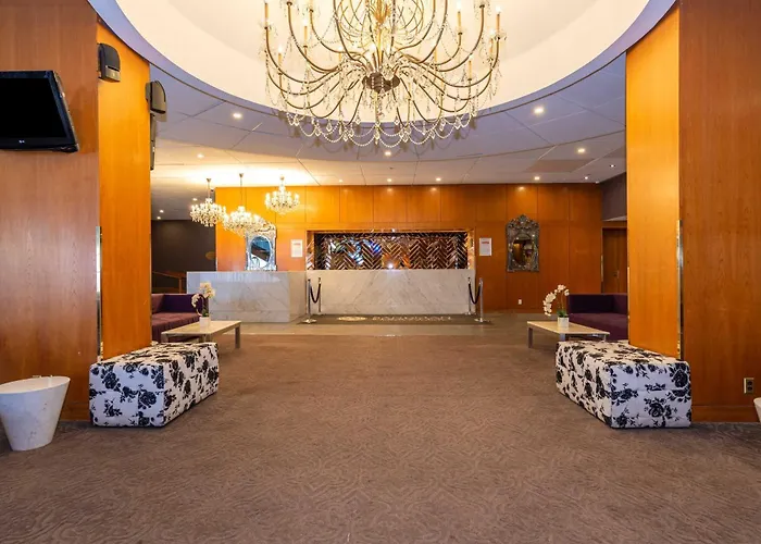 Sandman Signature Edmonton Downtown Hotel