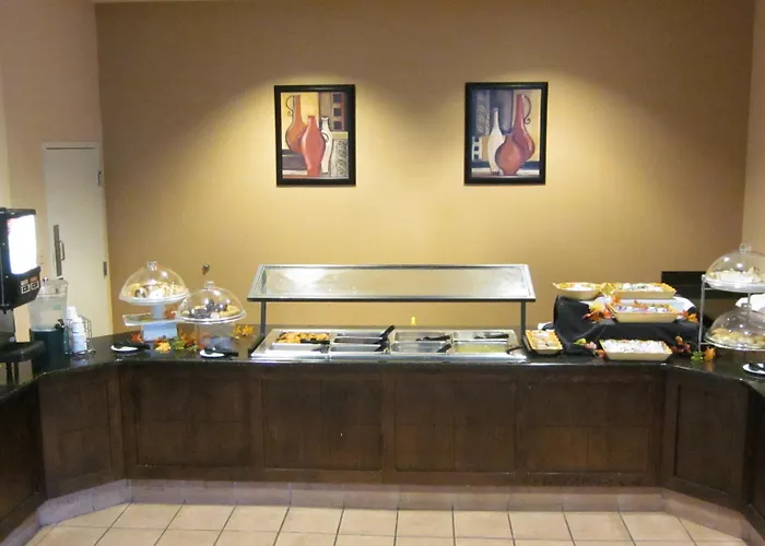 Quality Suites Lake Wright - Norfolk Airport