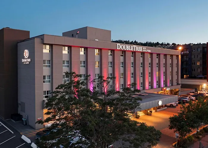 Doubletree By Hilton - Kamloops Hotel