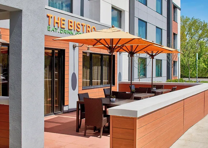Courtyard By Marriott Albany Thruway Hotel