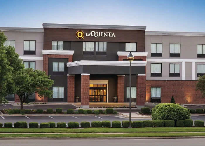 La Quinta Inn & Suites By Wyndham Springfield Airport Rte 66