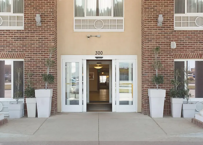 Holiday Inn Express Hotel & Suites Minot South By Ihg