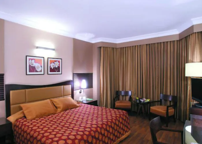 The Retreat Hotel & Convention Centre Mumbai