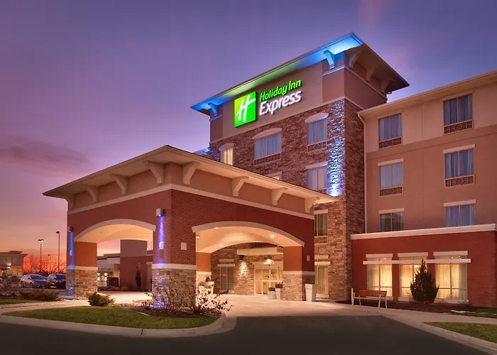 Holiday Inn Express & Suites Overland Park By Ihg