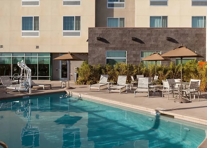 Courtyard By Marriott San Jose North/ Silicon Valley