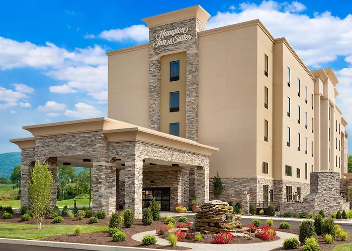 Hampton Inn & Suites Williamsport - Faxon Exit