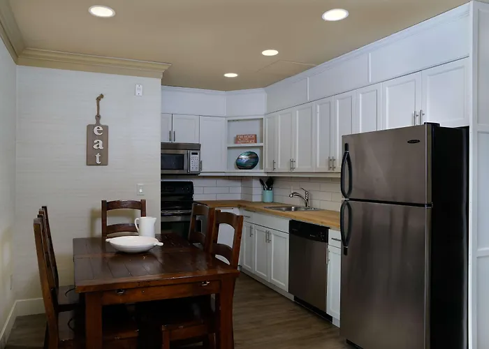 Prestige Beach House, Worldhotels Crafted Kelowna