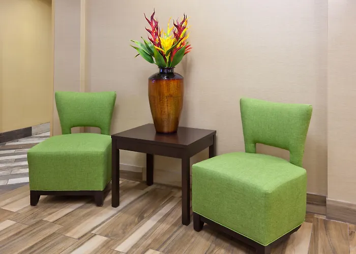 Holiday Inn Express & Suites Fort Dodge By Ihg