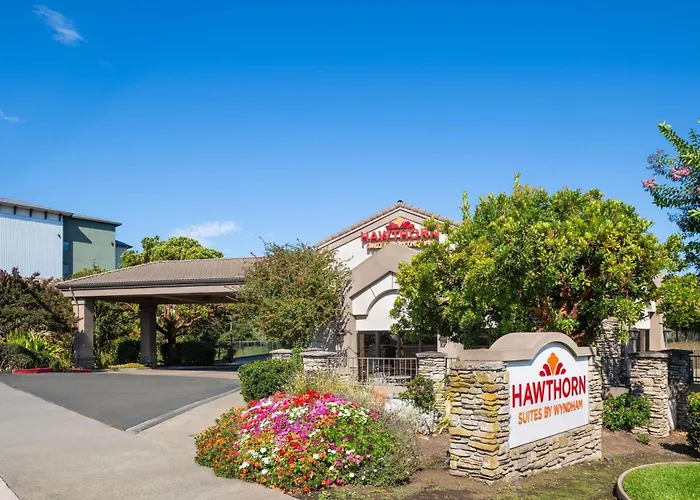 Hawthorn Suites By Wyndham Napa Valley