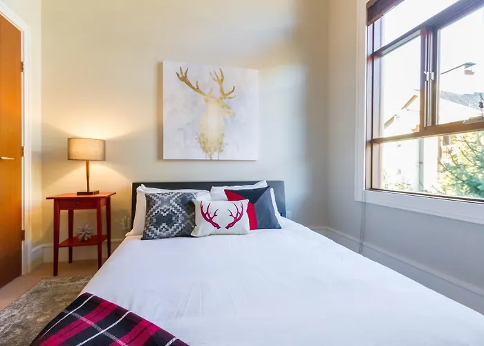 07 Fitzsimmons Walk Villa Whistler